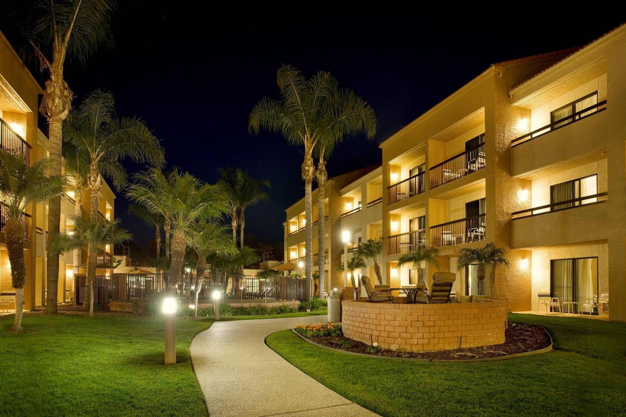 Courtyard By Marriott San Diego Sorrento Valley Екстериор снимка