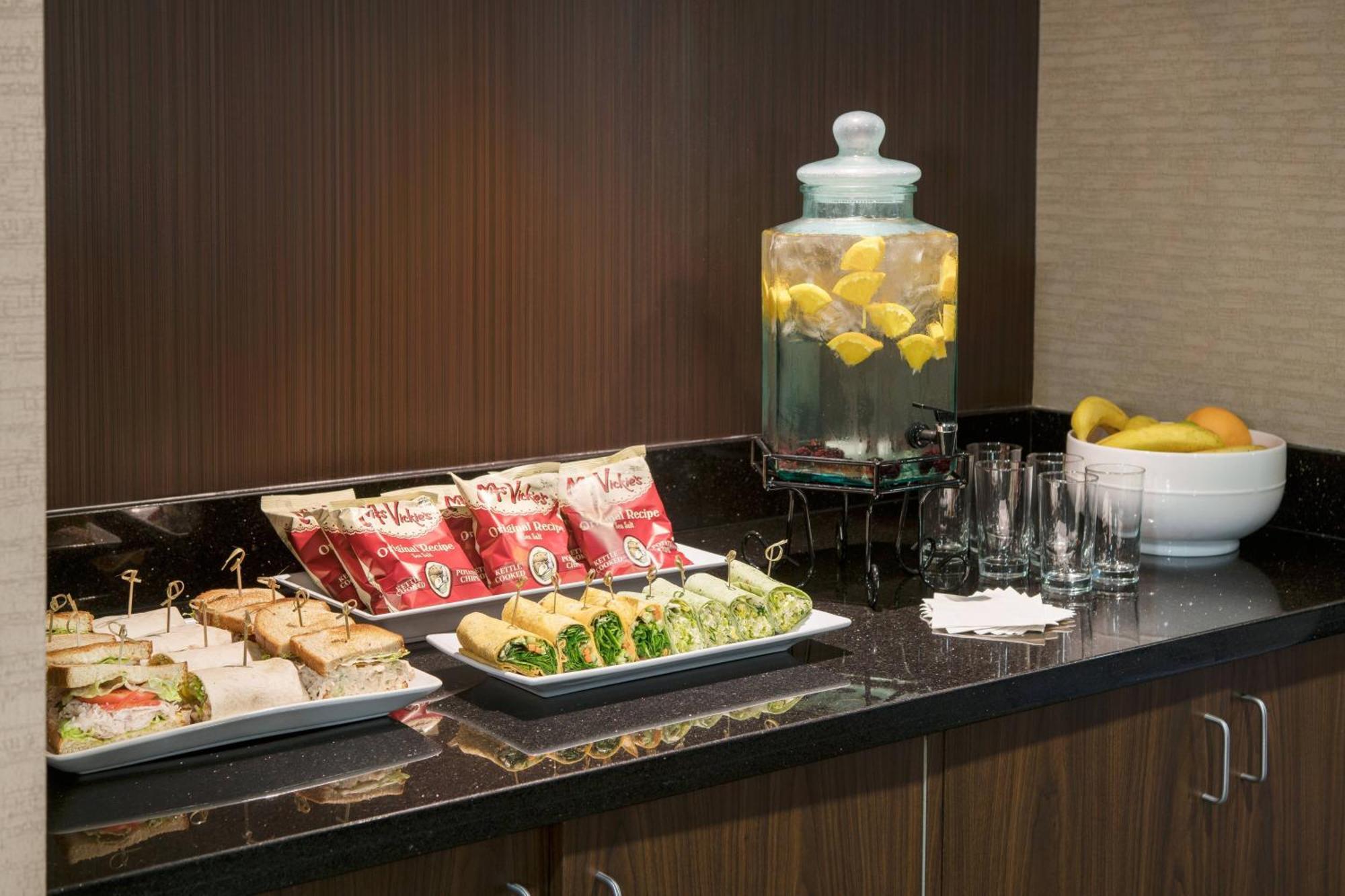 Courtyard By Marriott San Diego Sorrento Valley Екстериор снимка