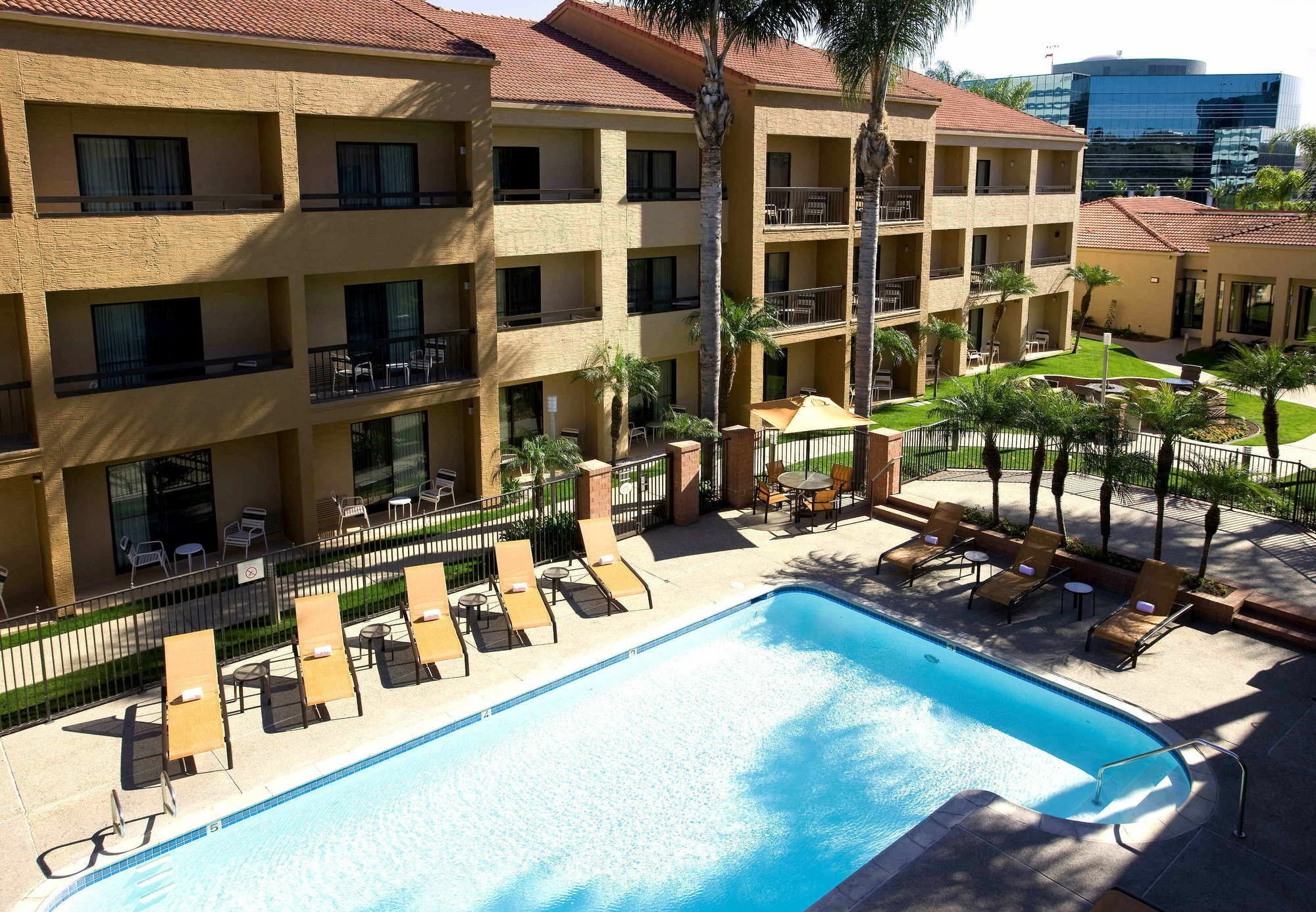 Courtyard By Marriott San Diego Sorrento Valley Екстериор снимка